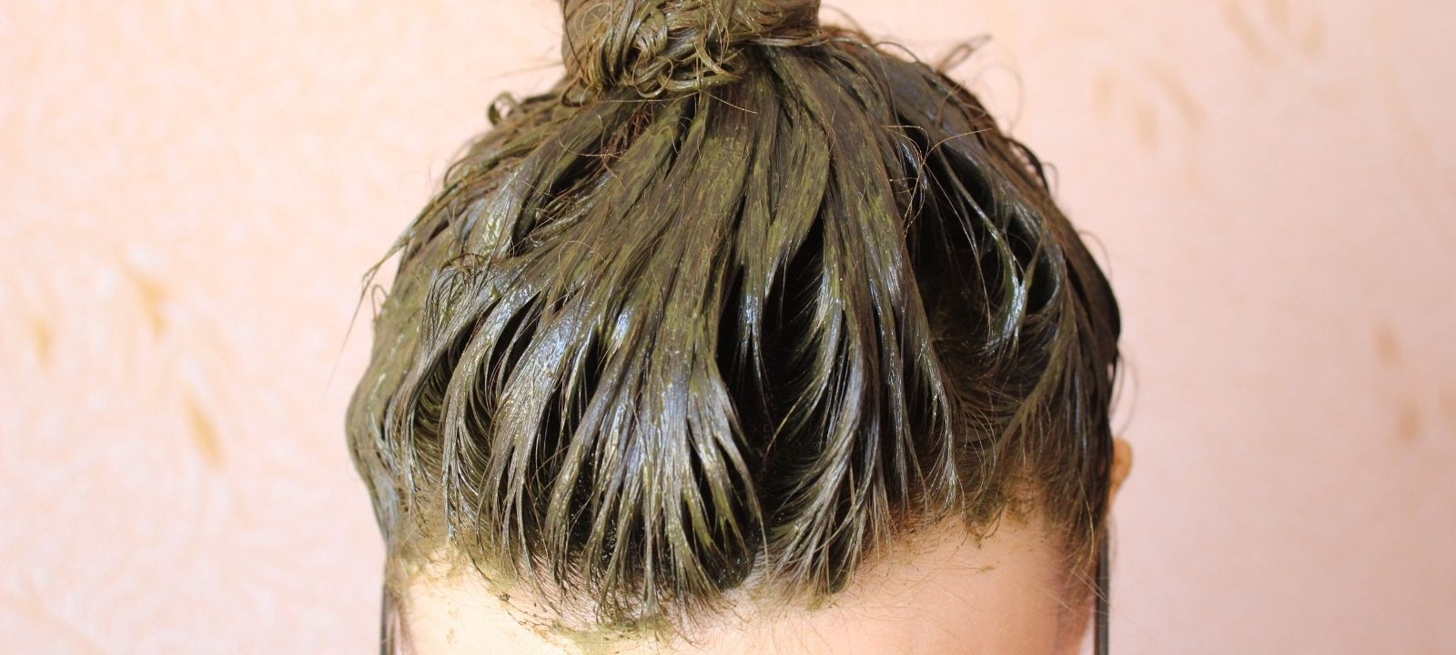 The Benefits of Henna Hair Dye Image